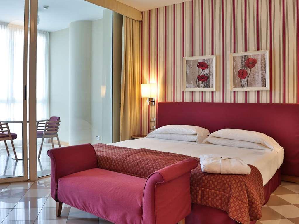 Una Hotels The One Milano Hotel & Residence Сан-Донато-Миланезе Номер фото