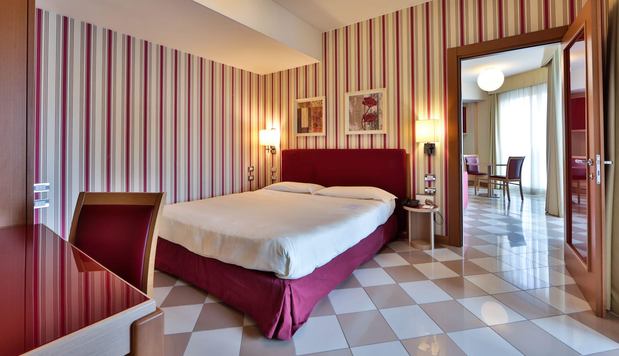 Una Hotels The One Milano Hotel & Residence Сан-Донато-Миланезе Экстерьер фото