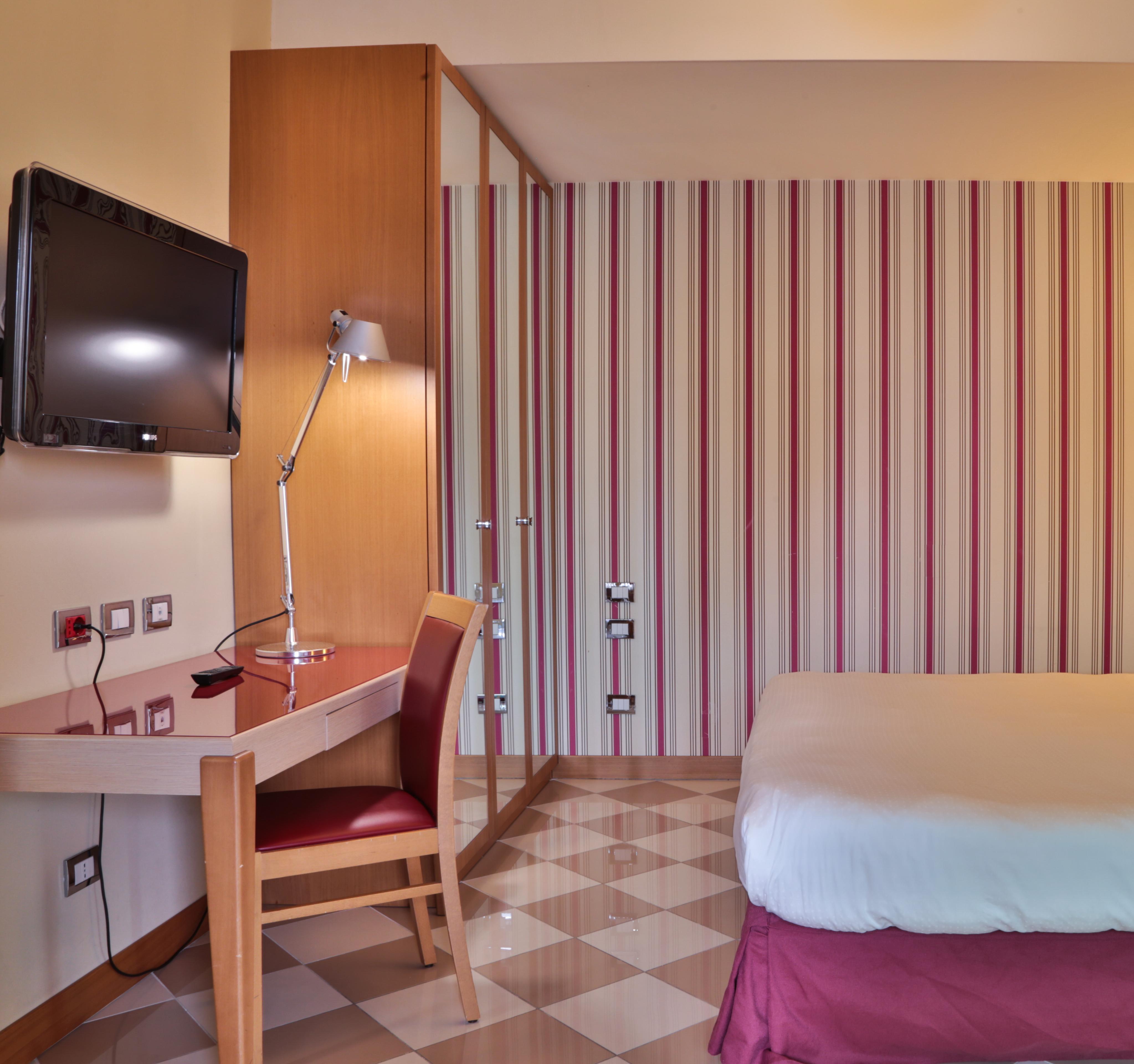 Una Hotels The One Milano Hotel & Residence Сан-Донато-Миланезе Экстерьер фото